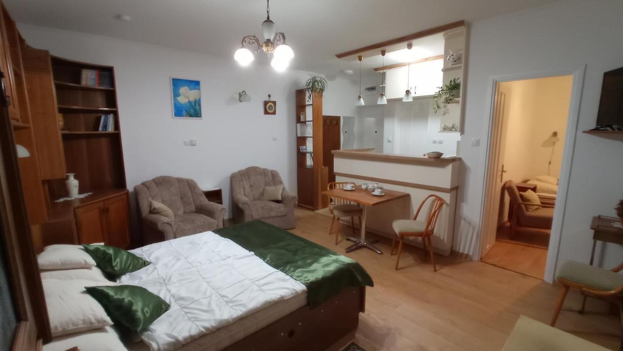 Londira Apartman Хевиз Экстерьер фото